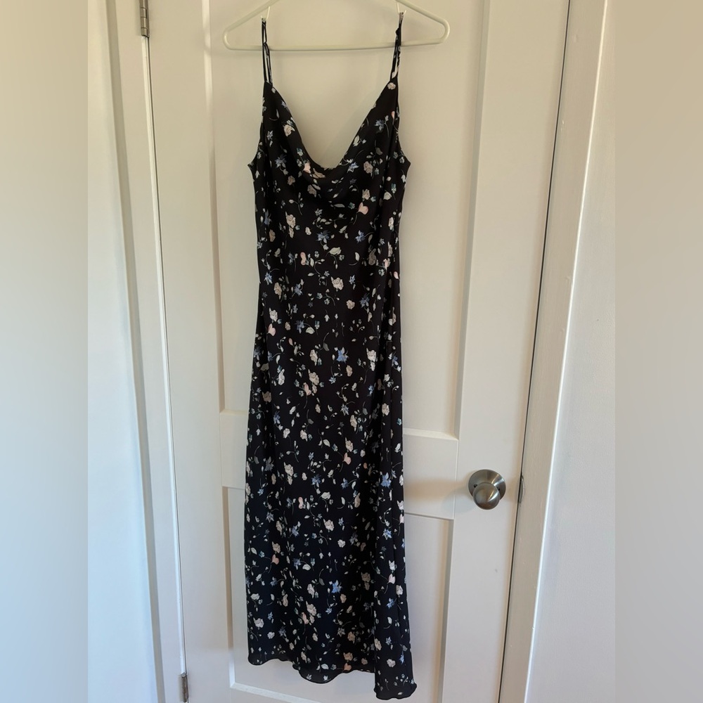 Wilfred Black Midi Dress with Elegant Silhouette